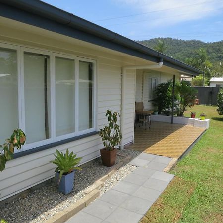 Edge Hill Green Oasis: Central Cairns Retreat Exterior photo