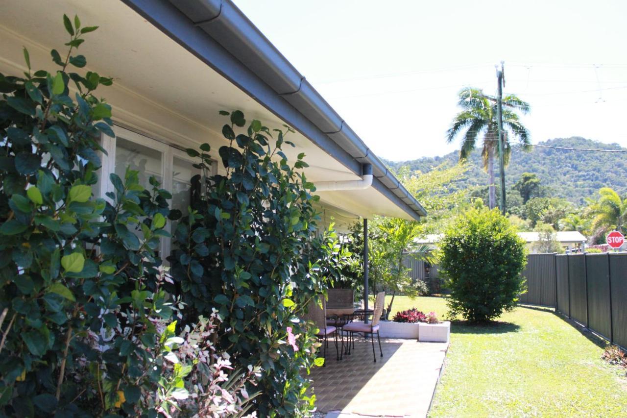 Edge Hill Green Oasis: Central Cairns Retreat Exterior photo