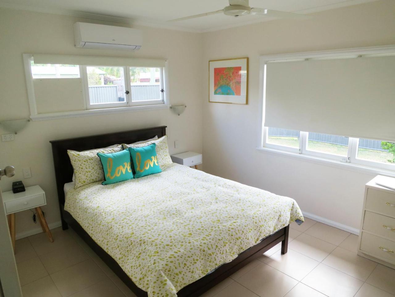 Edge Hill Green Oasis: Central Cairns Retreat Exterior photo